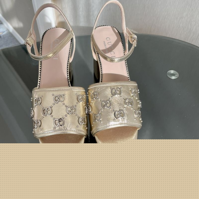 G*u*i sandals